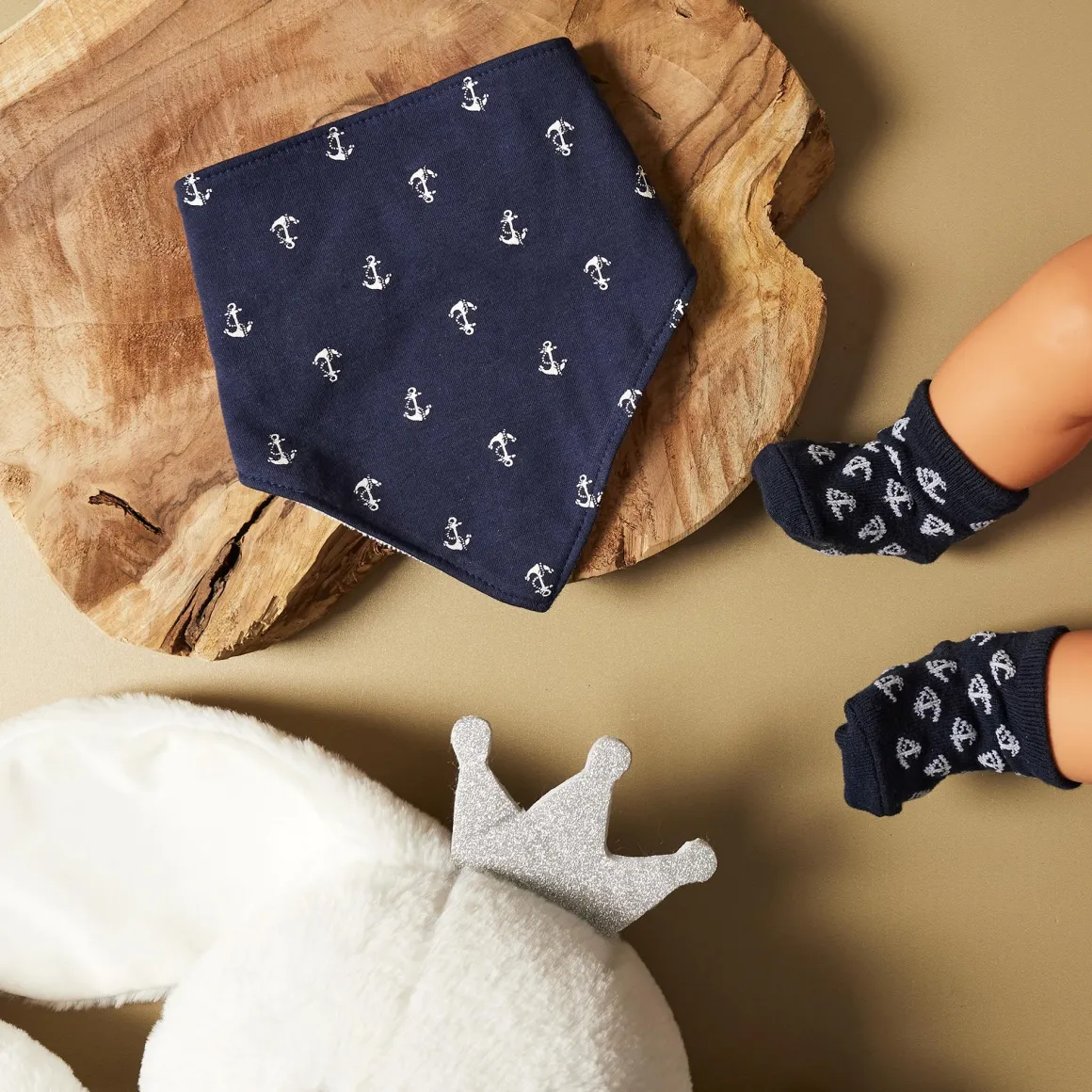 ENSEMBLE GARCON BAVOIR ET CHAUSSETTES