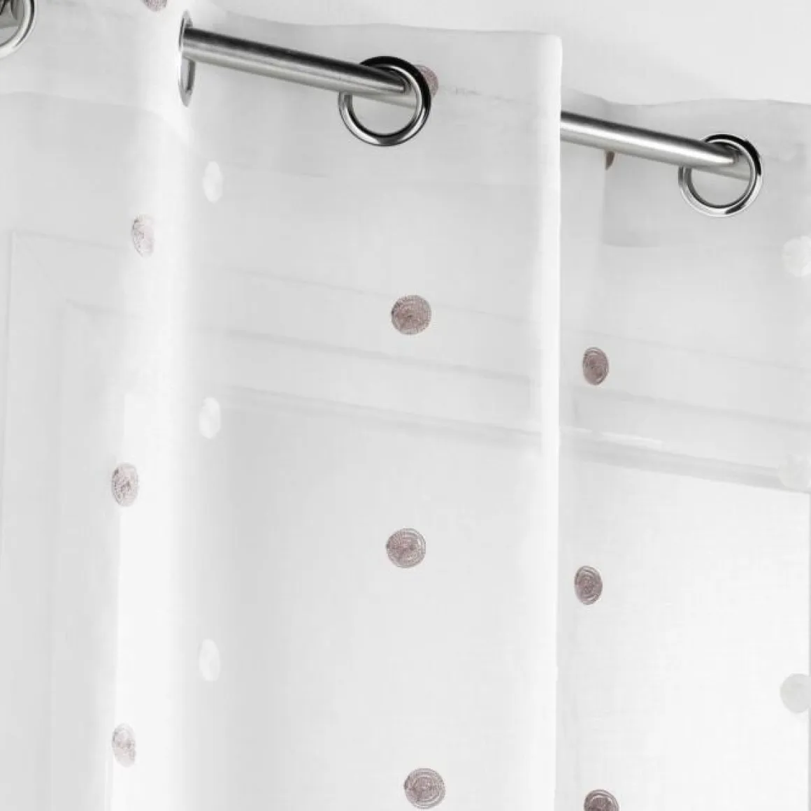 PANNEAU OEILLETS 140X240CM BRODE LORNA BLANC